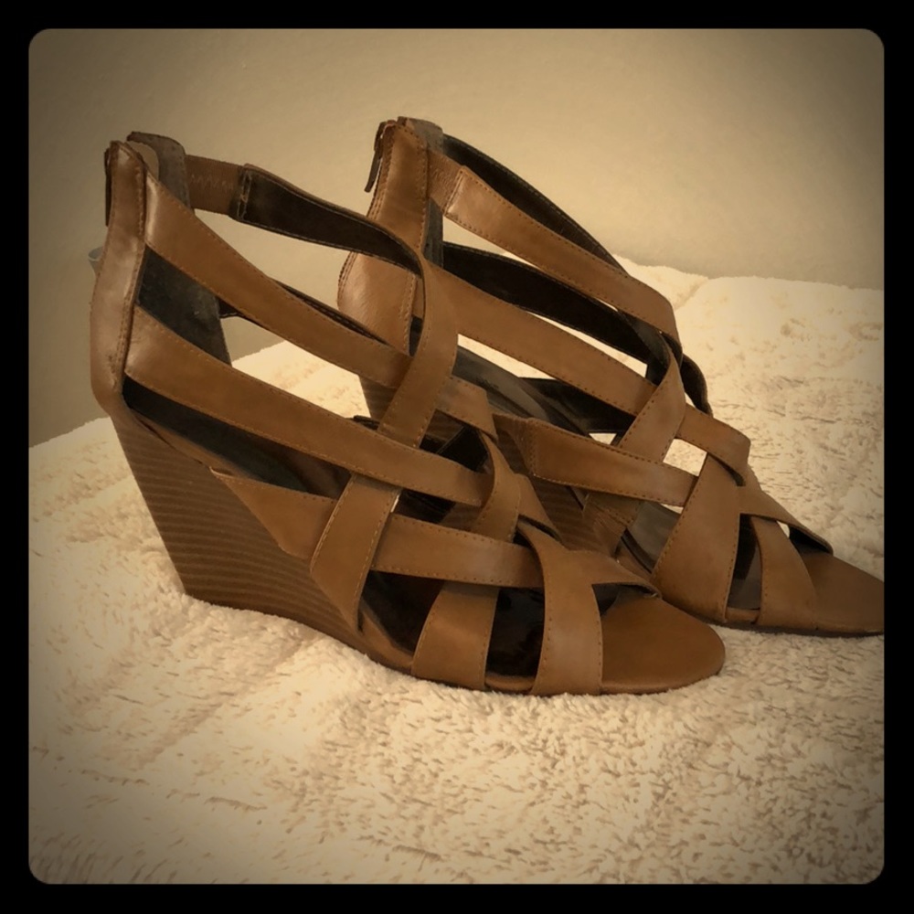 Worthington Stappy Camel Wedge Size 7.5